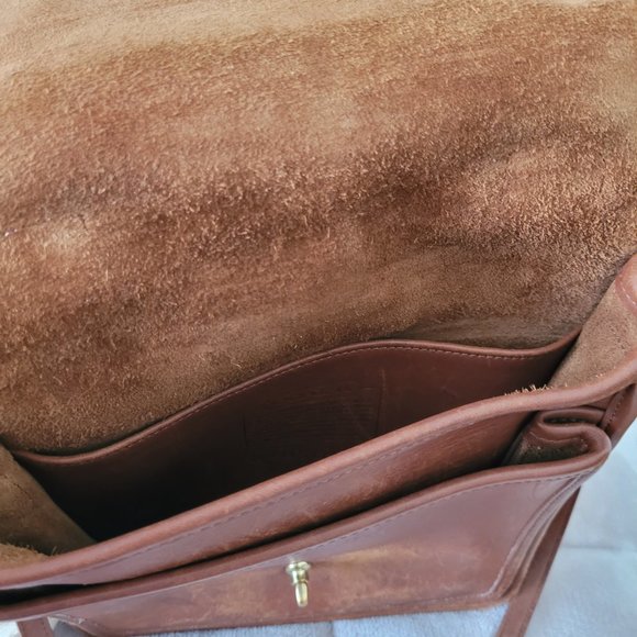 VINTAGE LEATHER COACH CROSSBODY - Picture 14 of 15